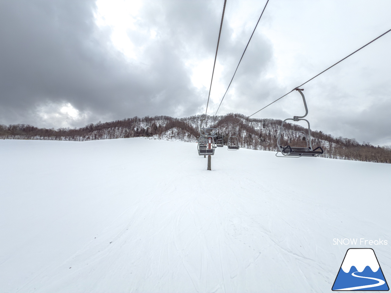 ローカル巡りのシーズン到来！新十津川町そっち岳スキー場でひと滑りしてから、岩見沢市に今月オープンしたスキーハイキング専門店『well-tuned』を訪ねて♪